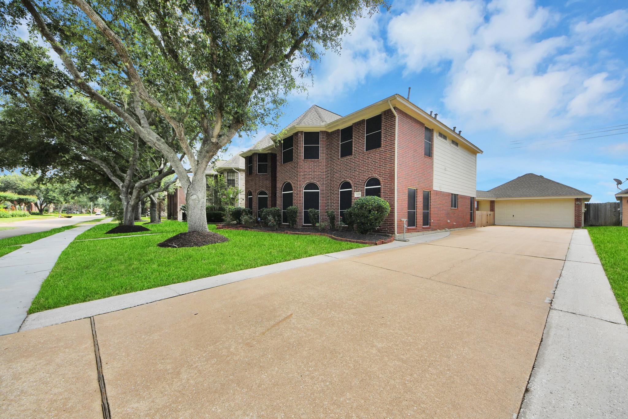 4423 Tree Line Drive