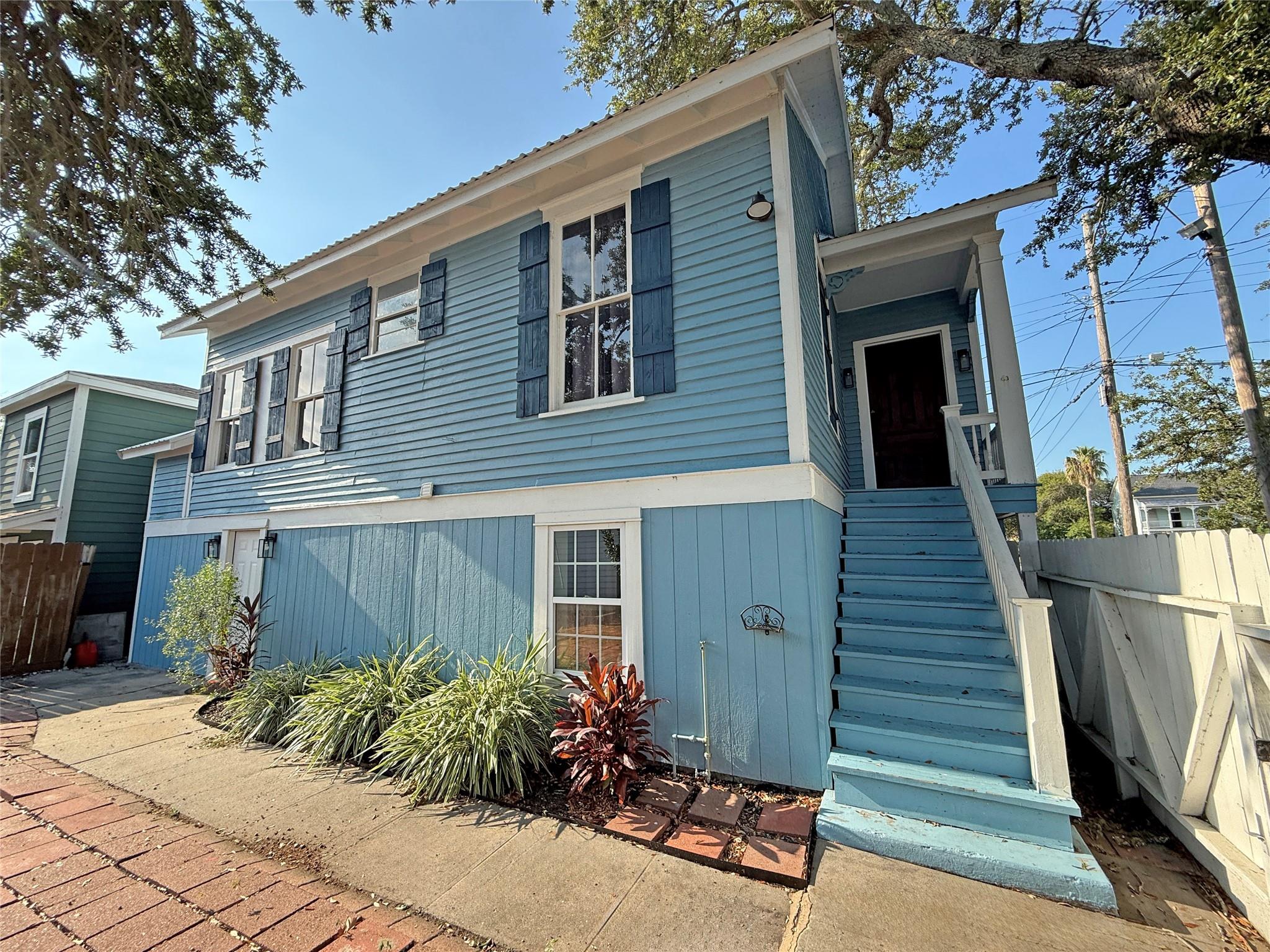 1415 Moody Avenue