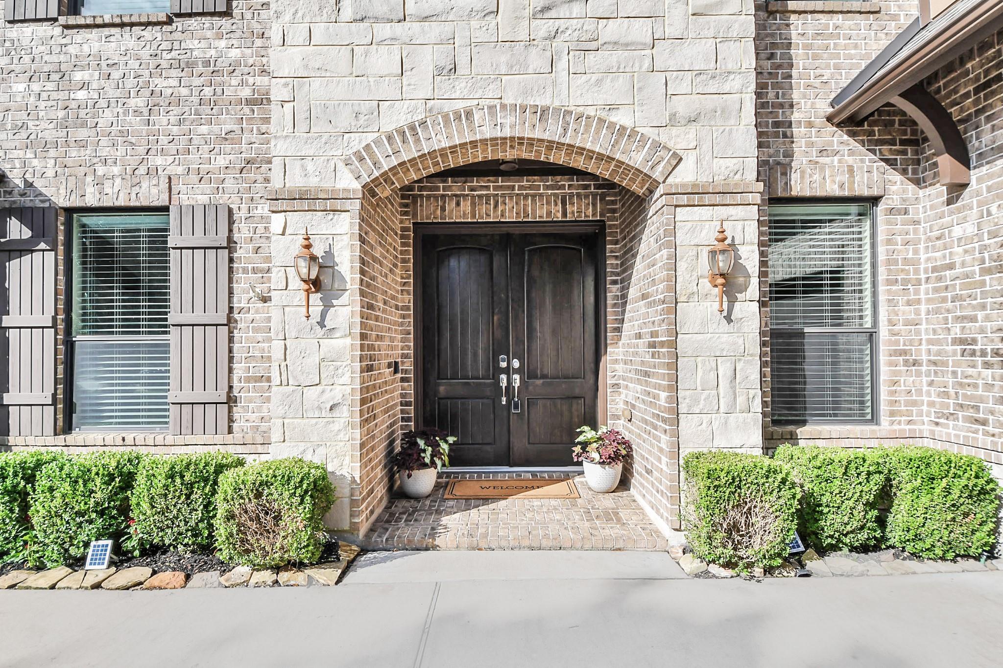 67 Azure Lake Court