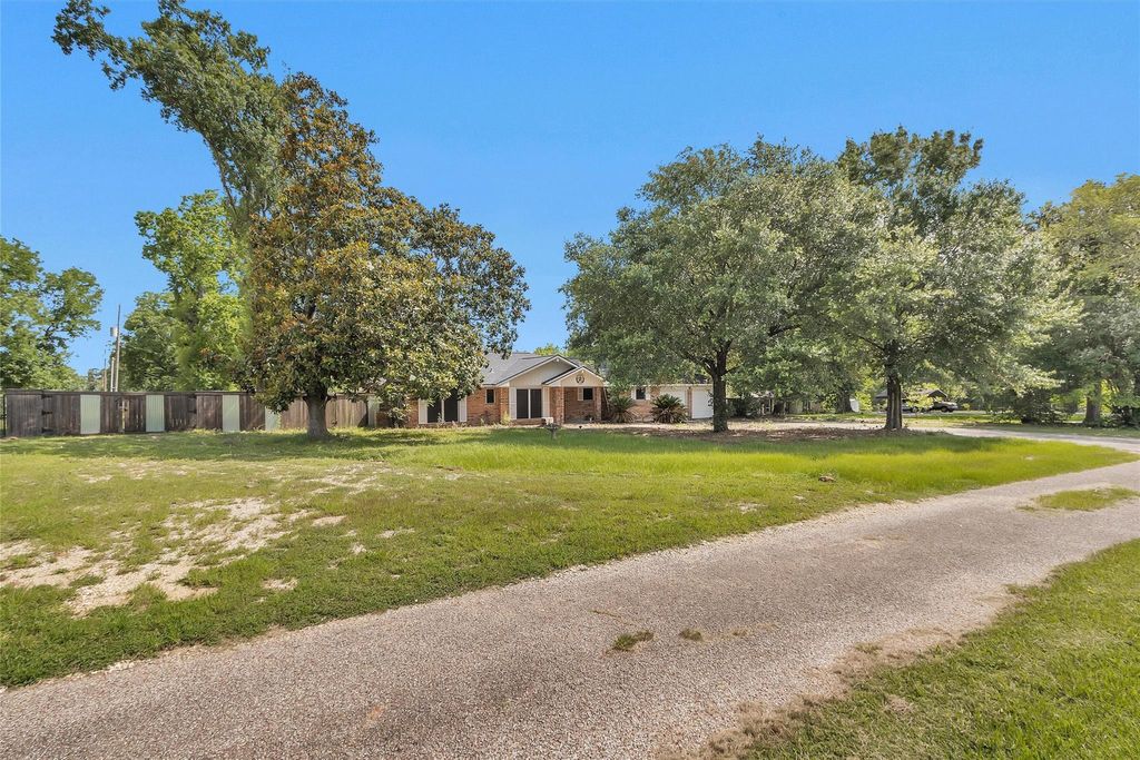 Photo of 11580 Calfee Road, Conroe, TX 77304 (MLS # 31755360)