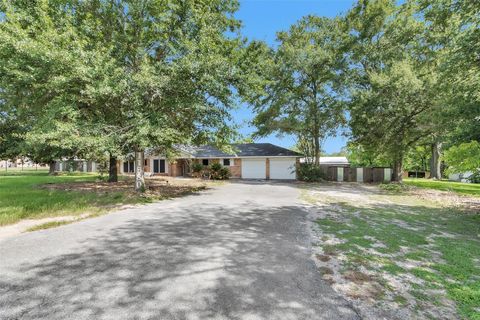 Photo of 11580 Calfee Road, Conroe, TX 77304 (MLS # 31755360)
