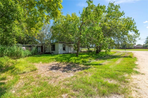 Photo of 6521 Crockett Street, Hitchcock, TX 77563 (MLS # 95478166)