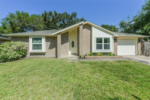 Photo of 2502 Drummer Drive, League City, TX 77573 (MLS # 13169036)