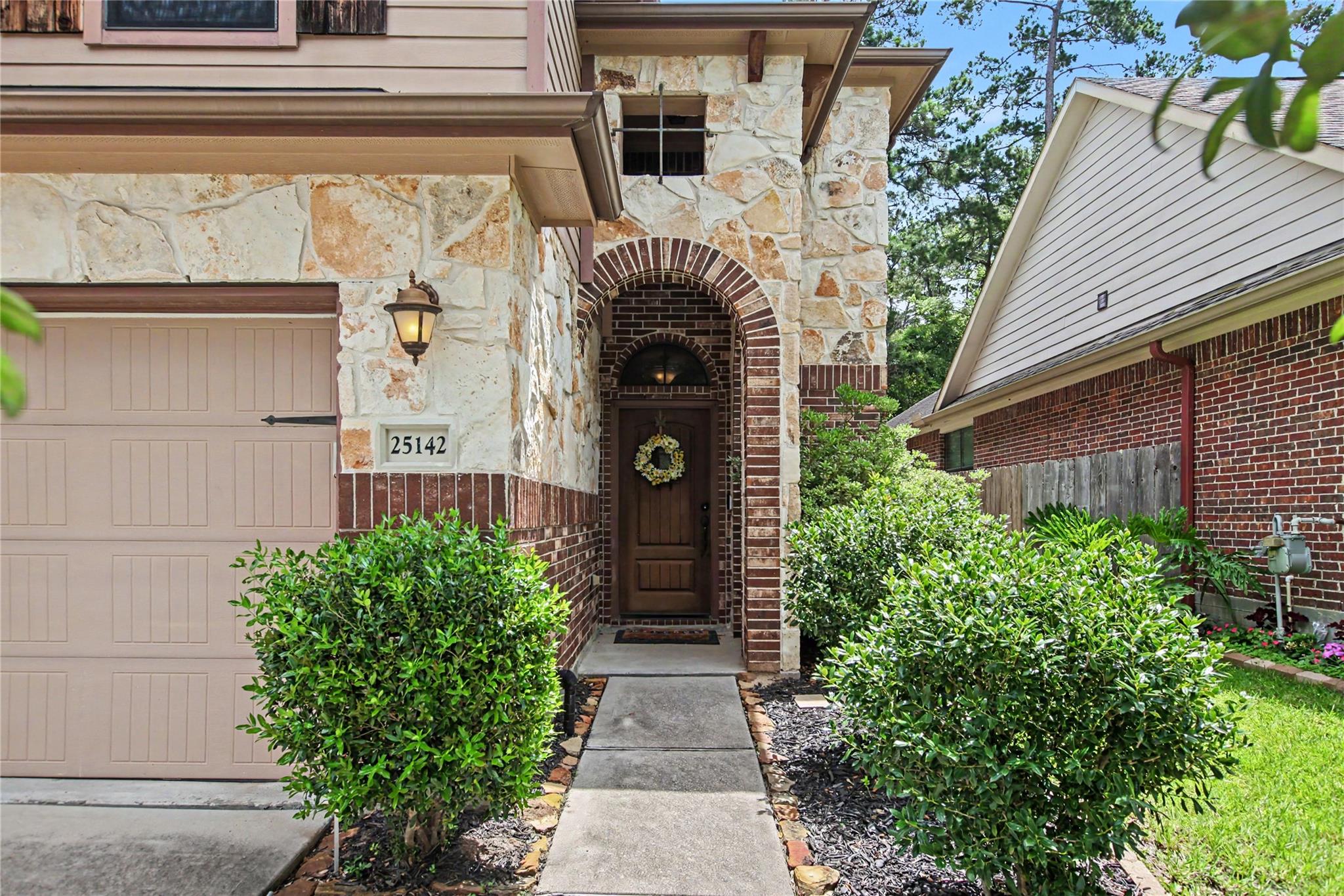25142 Alina Lane
