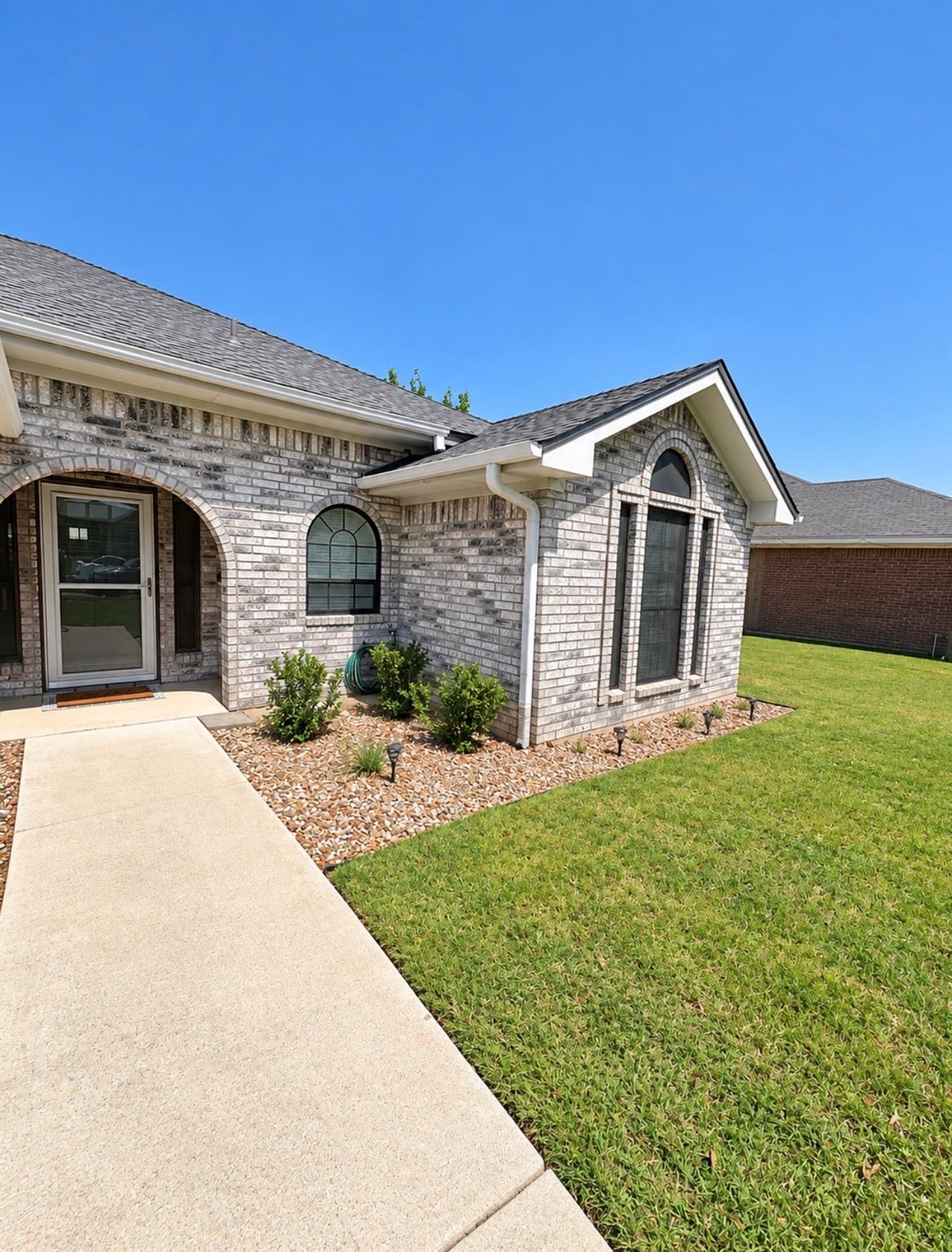 2407 Lava Ln