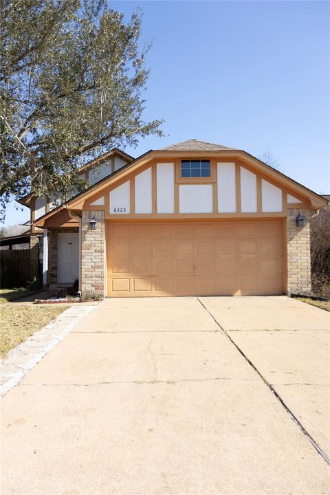 Photo of 8423 Grand Knolls Drive Dr, Houston, TX 77083 (MLS # 81201411)