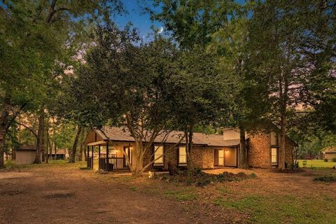 Photo of 15050 Cardinal Trail Trl, Conroe, TX 77302 (MLS # 53652527)