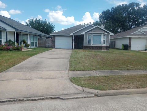 Homes For Sale - 4817 Redbud Drive<br/> Rosenberg, TX 77471