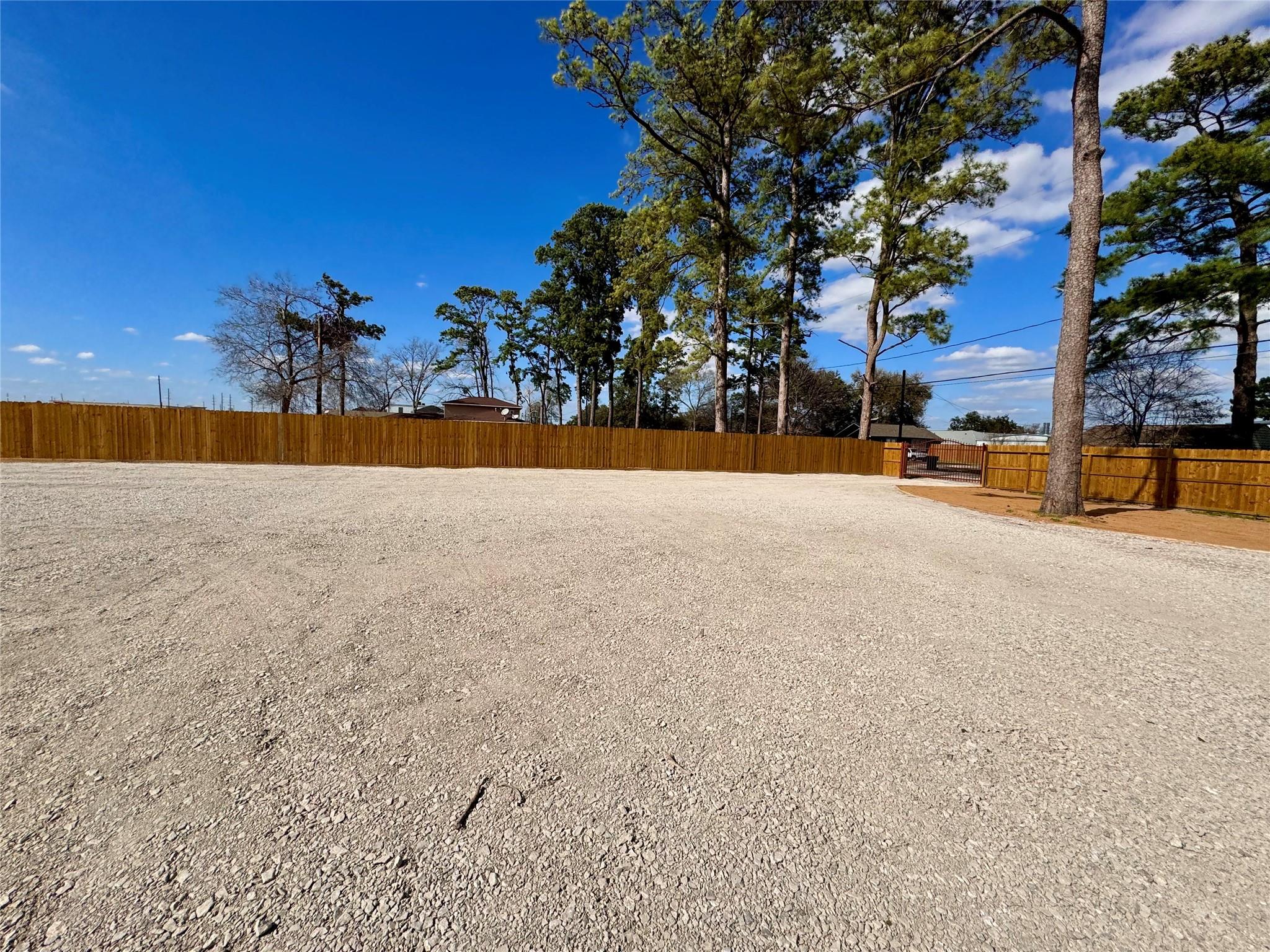 20723 & 20727 Sleepy Hollow Lane