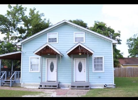 Photo of 7301 Avenue K #A, Houston, TX 77011 (MLS # 87369037)