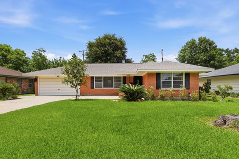 Homes For Sale - 4114 Sarong Drive<br/> Houston, TX 77025