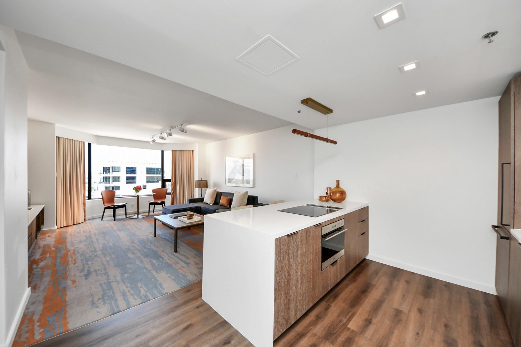 1300 Lamar Street Street T8