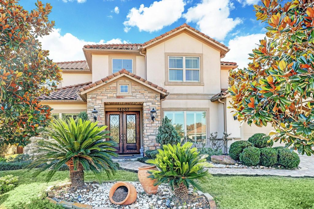 Photo of 14207 Bay Cliff Court, Houston, TX 77077 (MLS # 43712501)