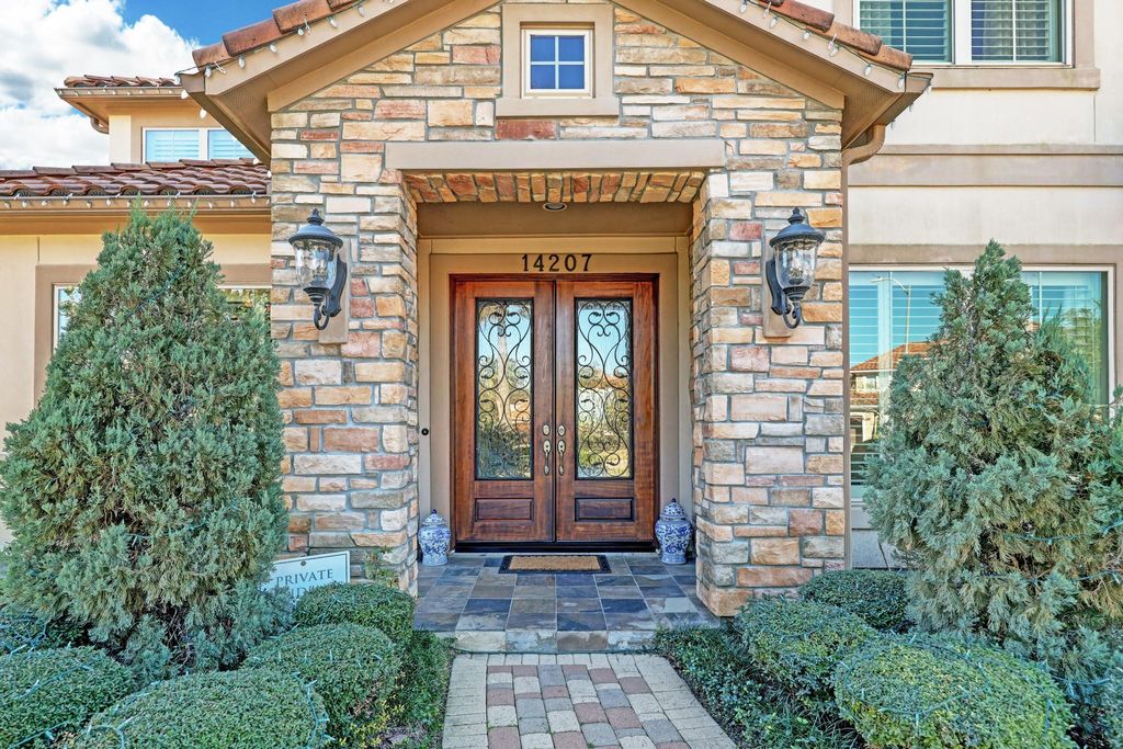 Photo of 14207 Bay Cliff Court, Houston, TX 77077 (MLS # 43712501)