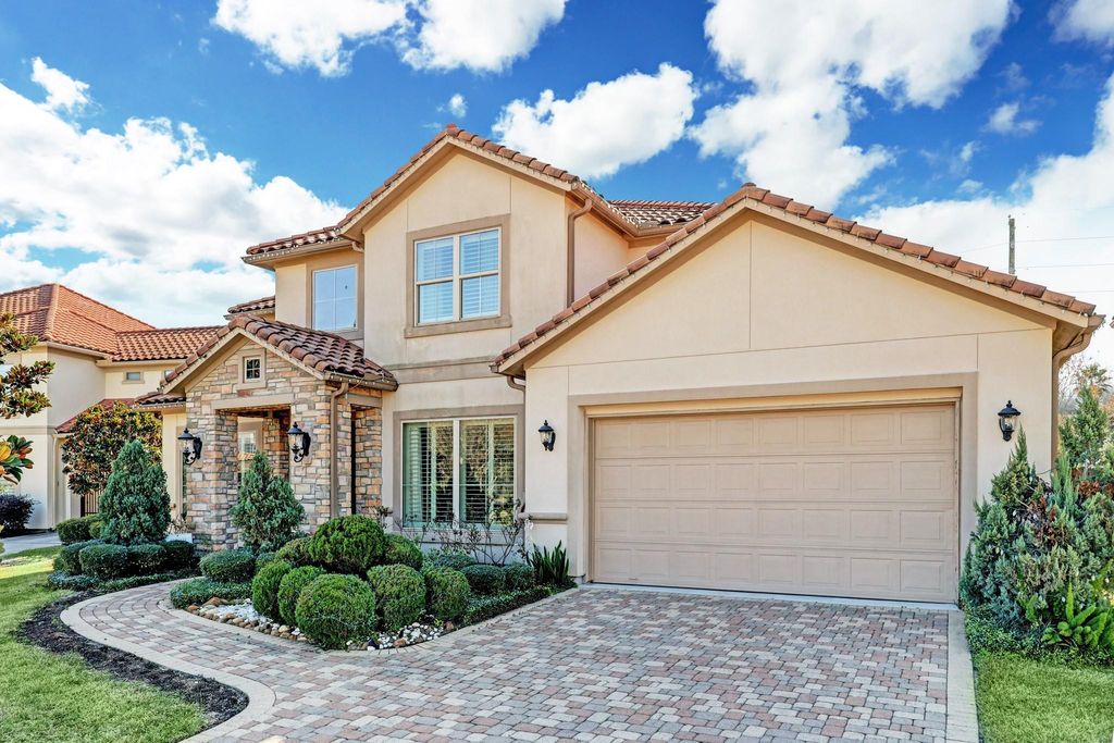 Photo of 14207 Bay Cliff Court, Houston, TX 77077 (MLS # 43712501)