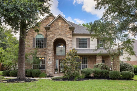 Photo of 14 N Bardsbrook Circle, The Woodlands, TX 77382 (MLS # 57723280)