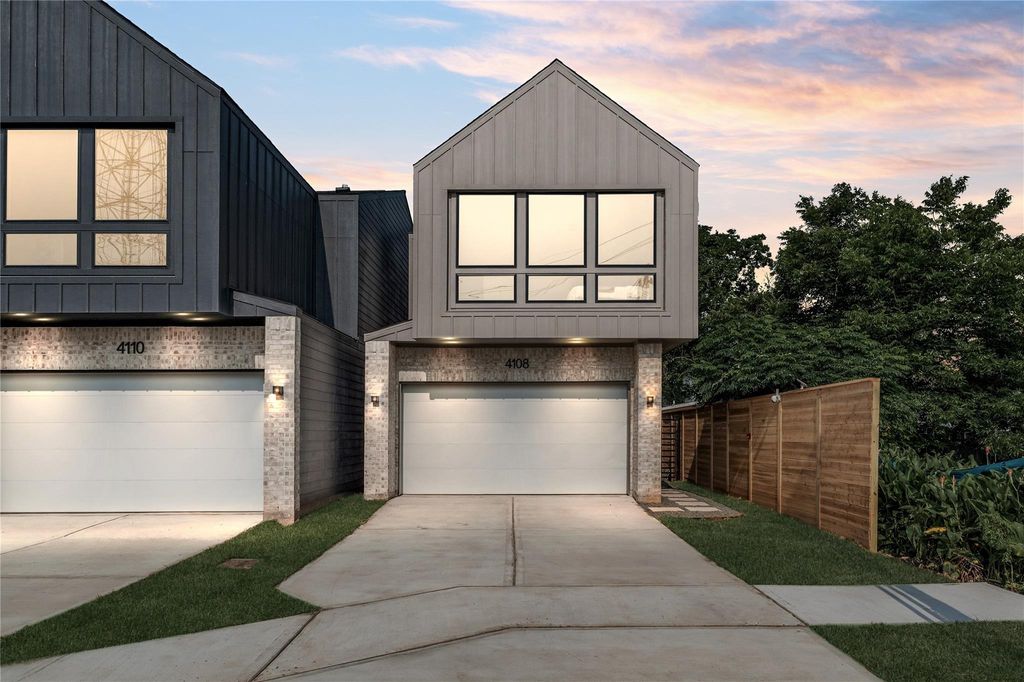 Photo of 4108 Cortlandt Street, Houston, TX 77018 (MLS # 36015285)