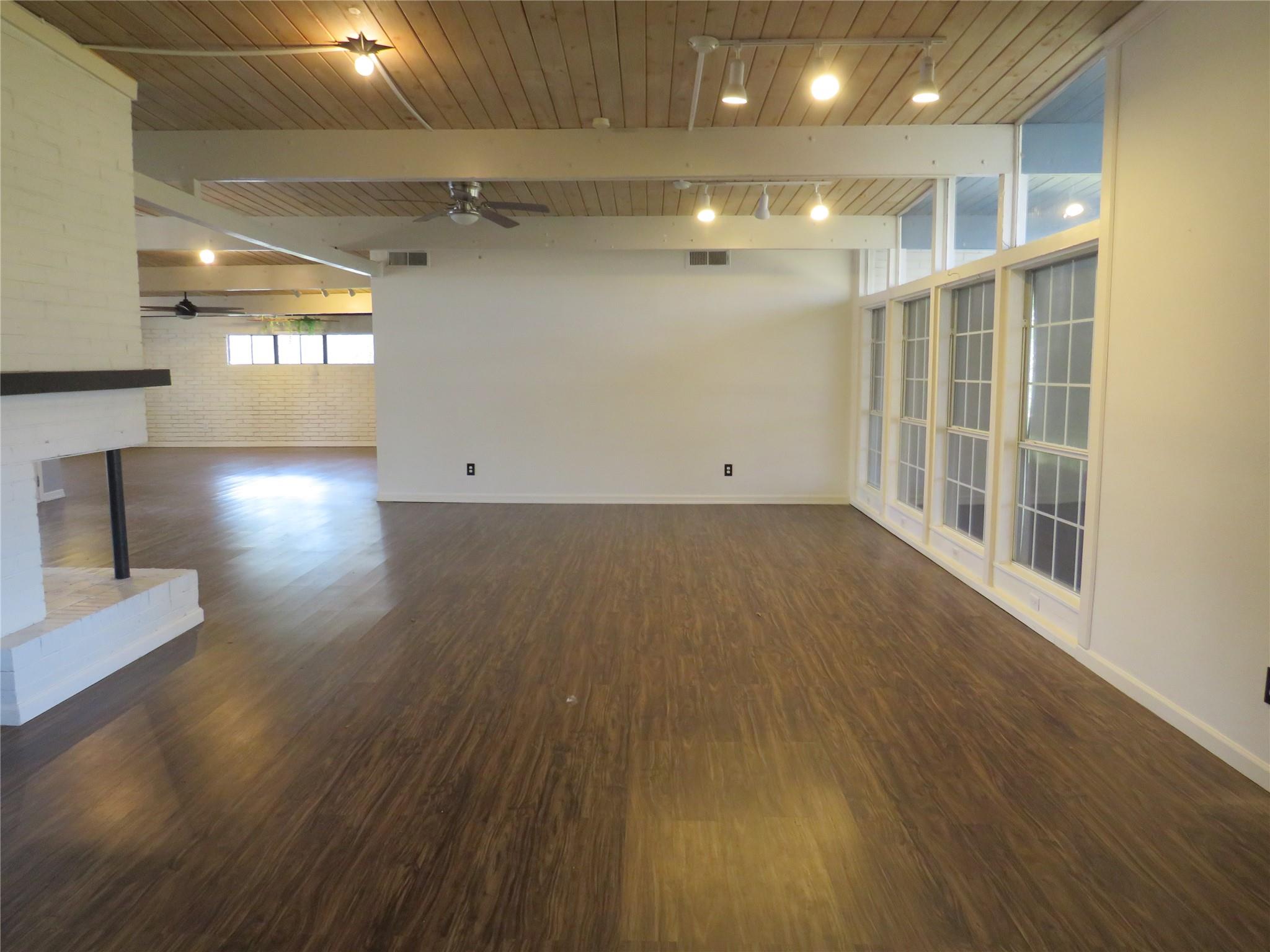 1505 Oak Ridge Drive