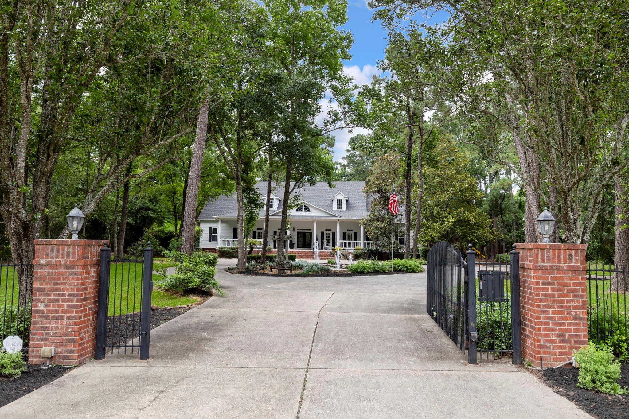 10810 Lake Windcrest