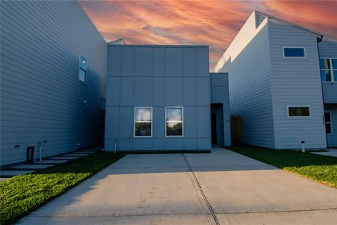 Photo of 2830 Mansfield Street, Houston, TX 77091 (MLS # 27614081)