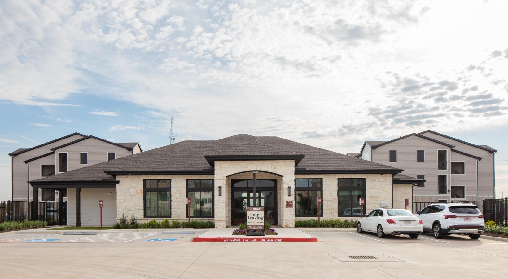 12111 Main Street 1206