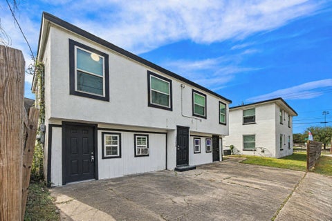 Photo of 2002 Barbee Street #7, Houston, TX 77004 (MLS # 20371428)