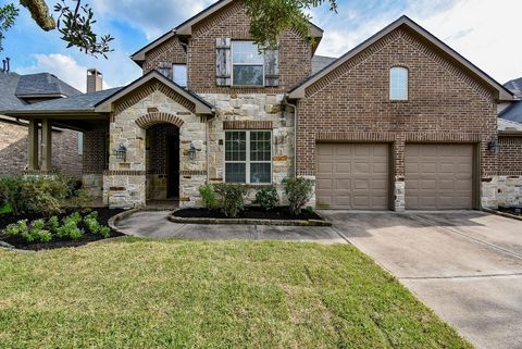 Photo of 7906 Lake Commons Drive, Rosenberg, TX 77469 (MLS # 44709715)