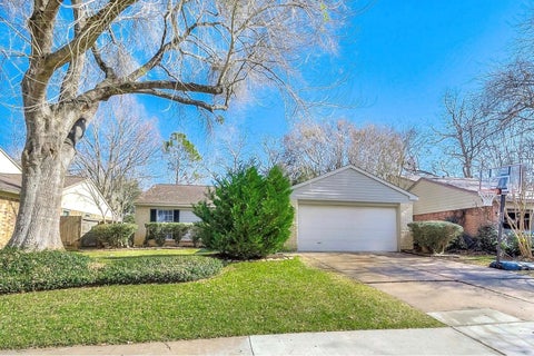 Photo of 1318 Sand Stone Drive, Richmond, TX 77406 (MLS # 79969851)