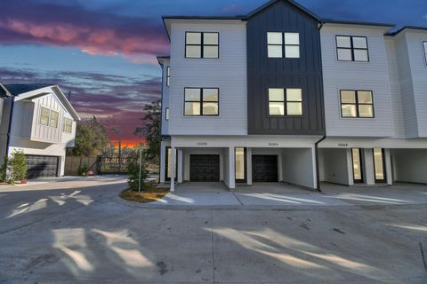 Photo of 2007 Laverne Hollow Lane #B, Houston, TX 77080 (MLS # 11534645)