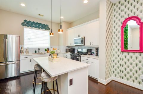 Photo of 3804 Leeland Street, Houston, TX 77003 (MLS # 40678378)