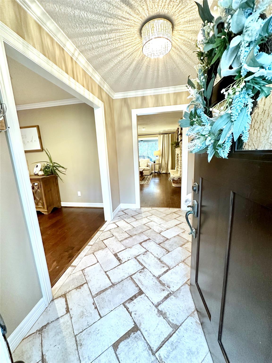 510 N Shadowbend Avenue