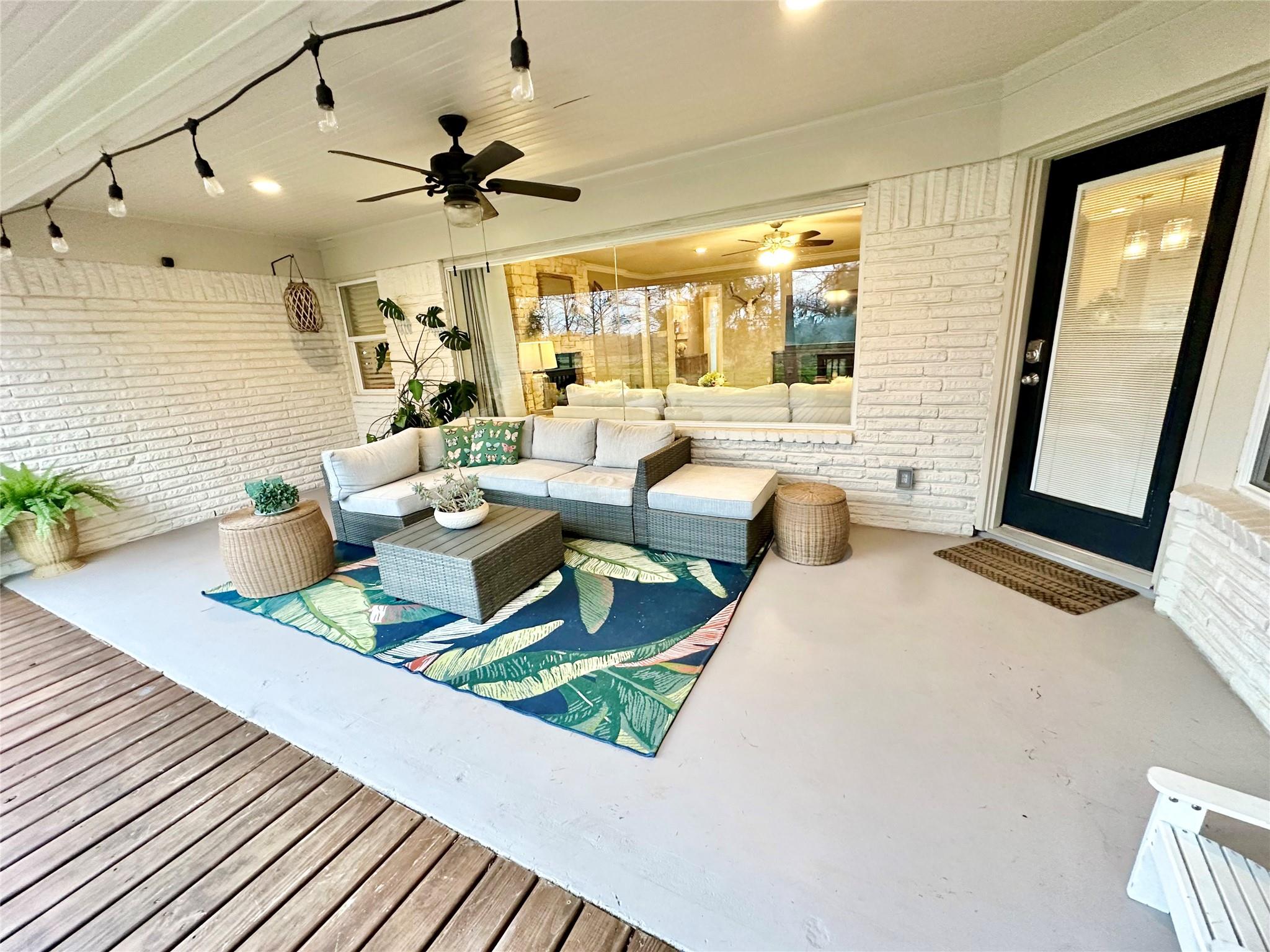 510 N Shadowbend Avenue