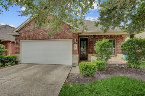 Photo of 606 Sabinal Street, Webster, TX 77598 (MLS # 52449047)