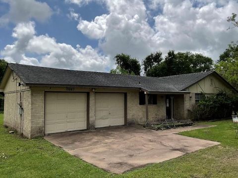 Homes For Sale - 19847 County Road 319<br/> Brazoria County, Brazoria, TX 77422