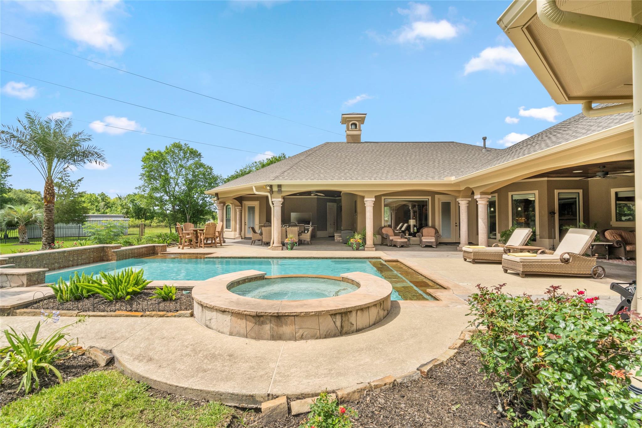 3020 Bridle Path