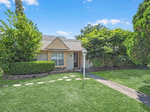 Photo of 5747 Fontenelle Drive, Houston, TX 77035 (MLS # 50066396) Photo of 5747 Fontenelle Drive, Houston, TX 77035 (MLS # 50066396)