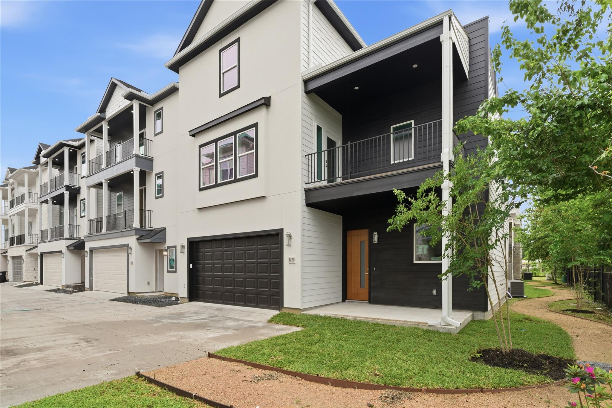1420 W 34th 1/2 Street