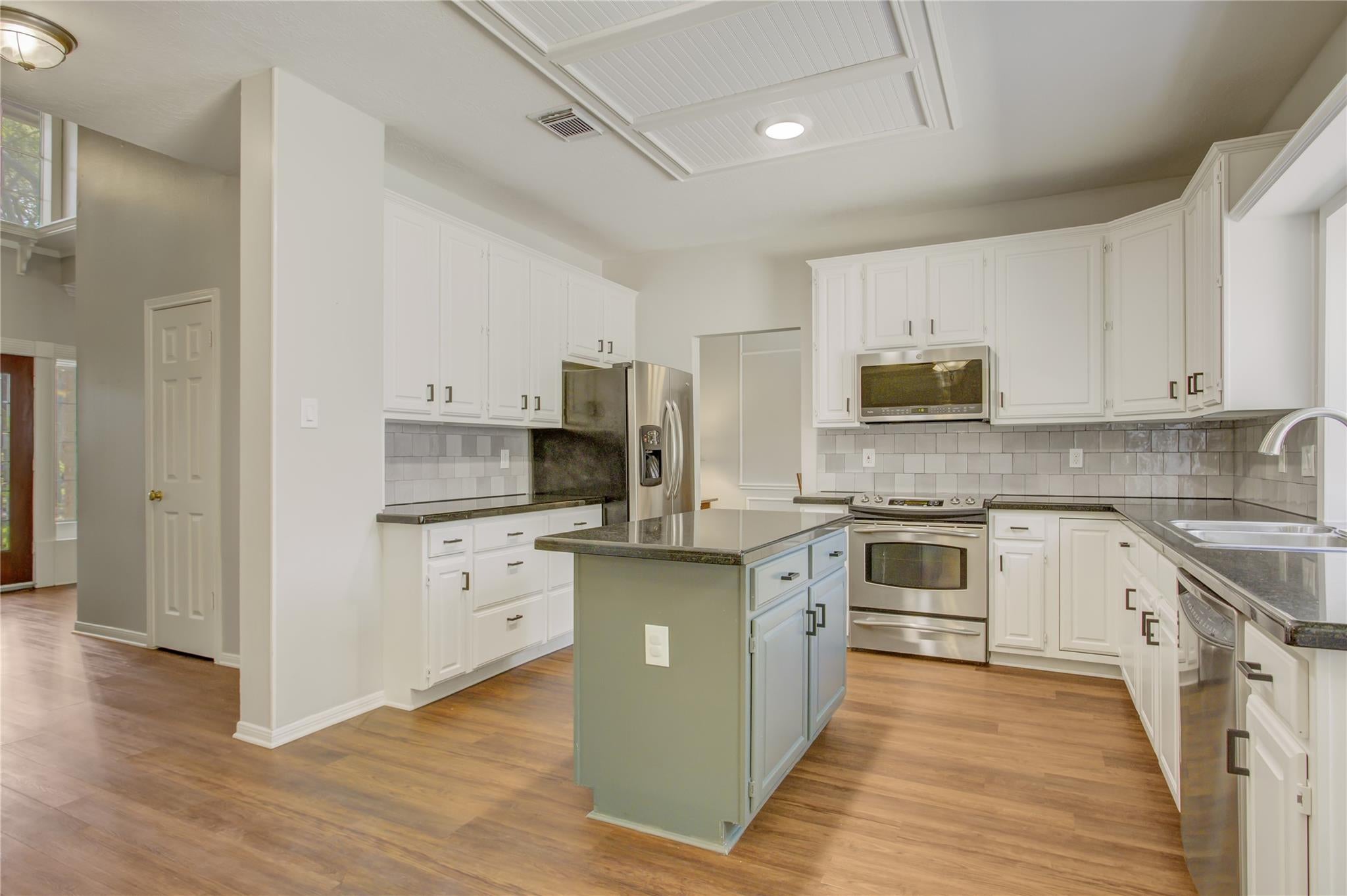 2826 Spring Lakes
