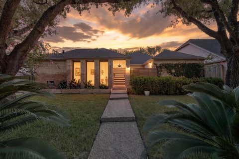 Photo of 11807 Carriage Hill Drive, Houston, TX 77077 (MLS # 83341119)