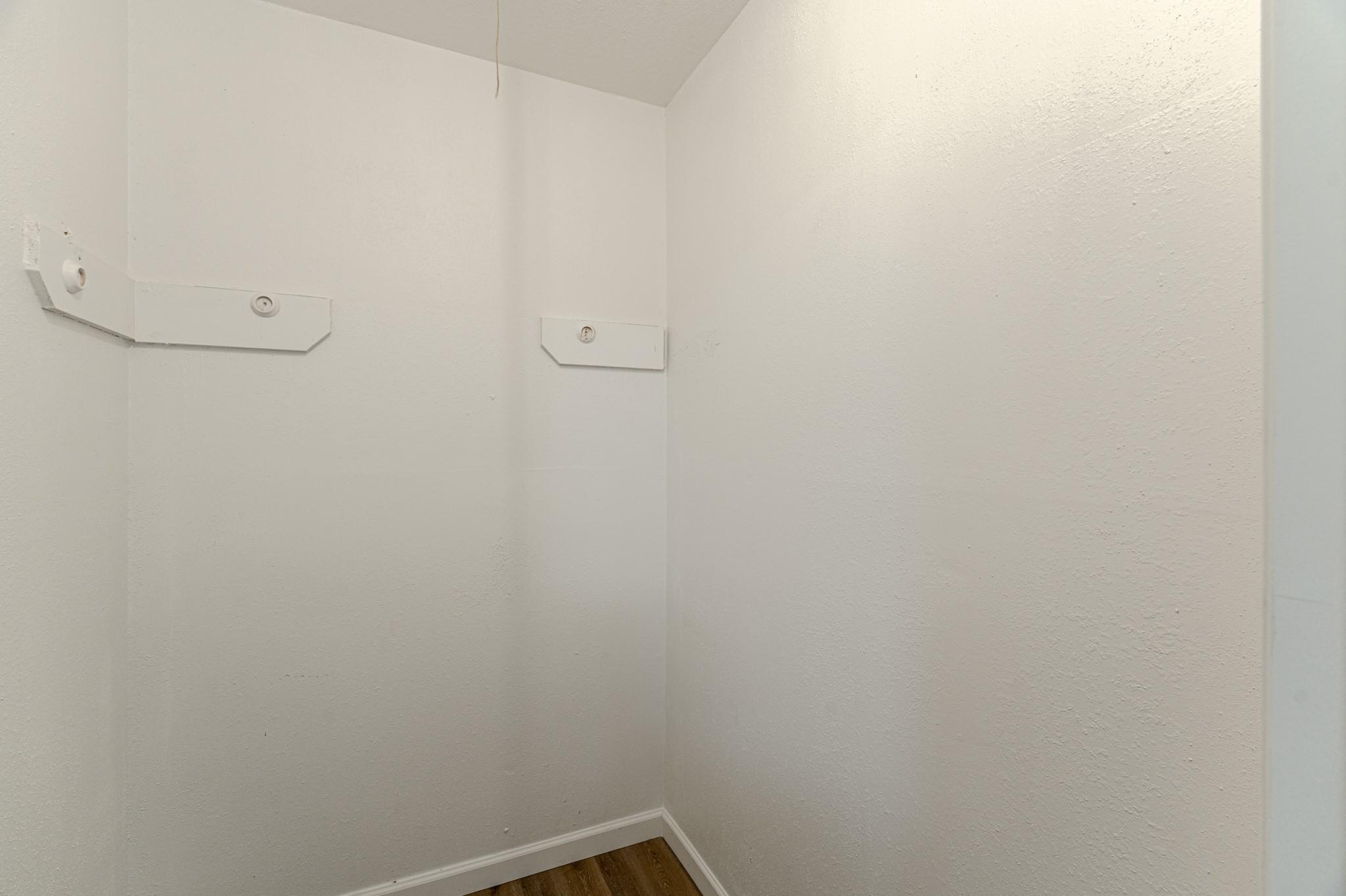 9214 Woodland Oaks Drive