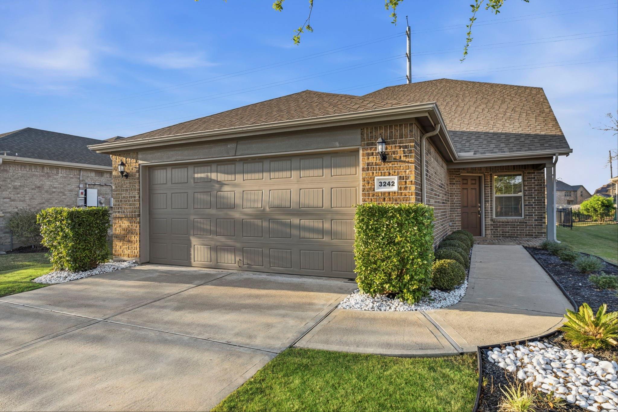 3242 Golden Eagle Way