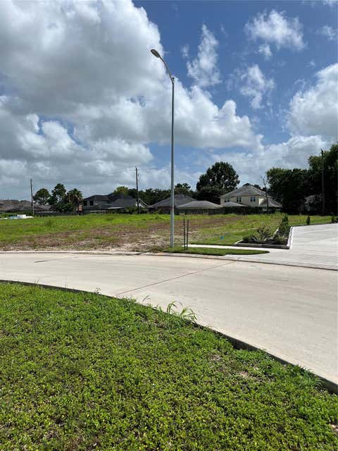 Tiny photo for 1618 Crown Oaks Court, Pearland, TX 77581 (MLS # 56483655)