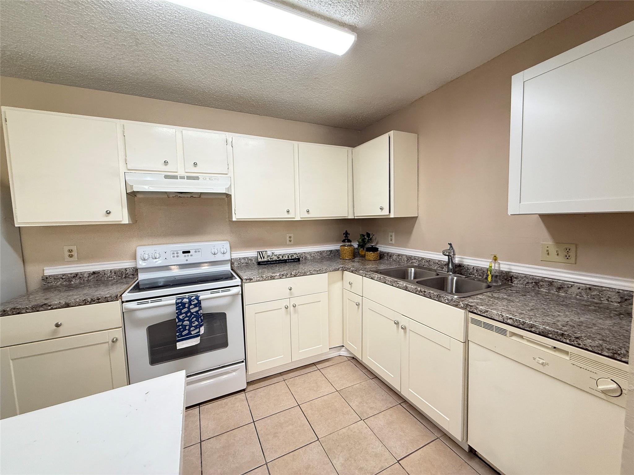 3219 Forestbrook Drive