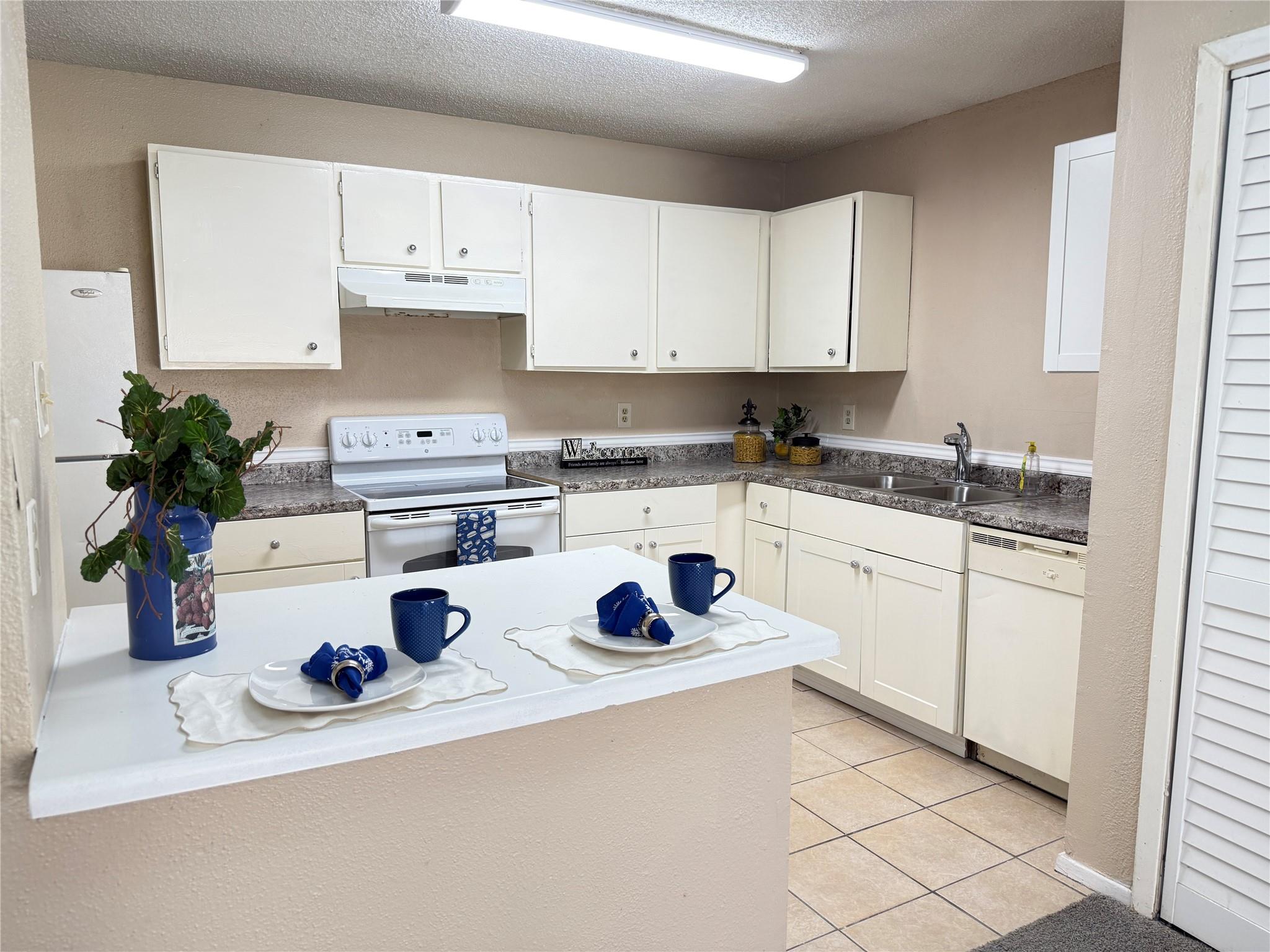 3219 Forestbrook Drive