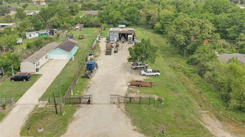 Photo of 811 Coen Road, Rosharon, TX 77583 (MLS # 30604869)