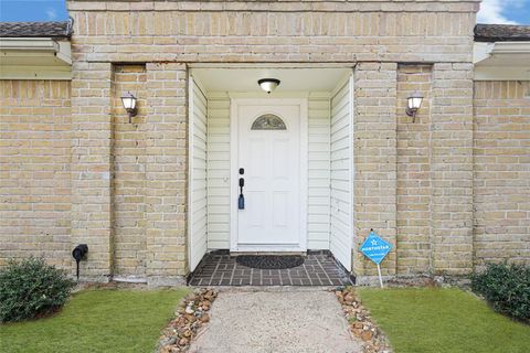 Photo of 15703 Pine Mountain Drive, Houston, TX 77084 (MLS # 96339549)