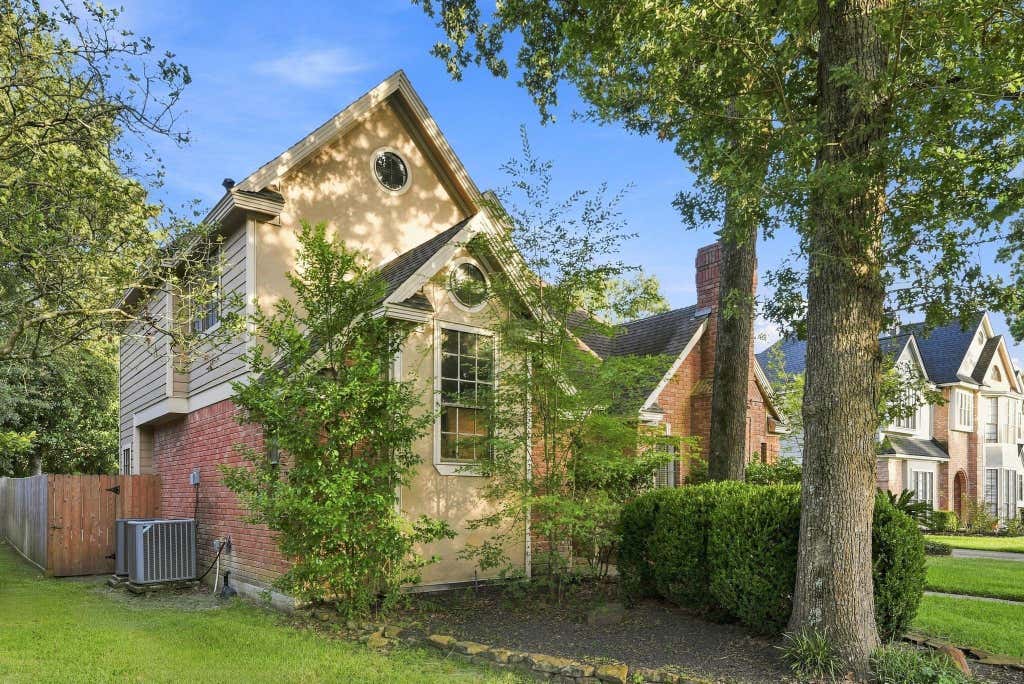 Photo of 5626 Spring Lodge Drive, Houston, TX 77345 (MLS # 70438764)