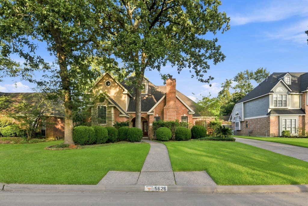 Photo of 5626 Spring Lodge Drive, Houston, TX 77345 (MLS # 70438764)