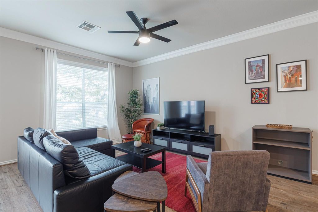 Photo of 2400 Mccue Road #308, Houston, TX 77056 (MLS # 19449794)
