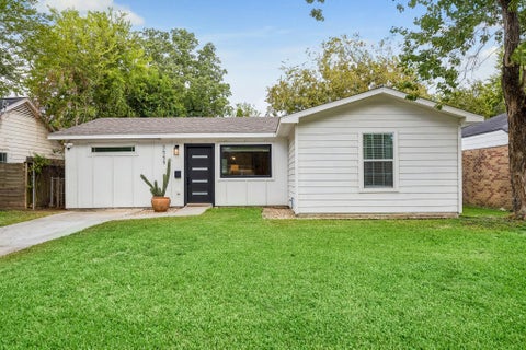 Photo of 3555 Ruth Street, Houston, TX 77004 (MLS # 35401152)